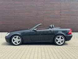 Schwarz Gebraucht 2001 Mercedes SLK320 AMG Cabrio | 14.900 €