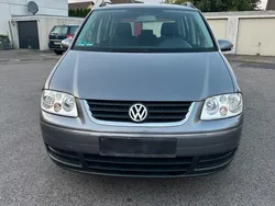 Grau Gebraucht 2006 VW Touran Van / Kleinbus | 2.950 € (Fairer Preis)