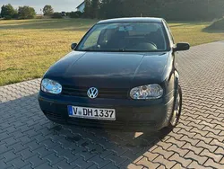 Blau Gebraucht 2001 VW Golf IV Limousine | 550 € (Guter Preis)