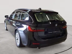 Schwarz Gebraucht 2022 BMW 318 Advantage Kombi | 24.389 € (Guter Preis)
