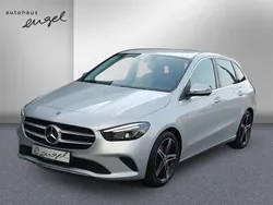 Iridiumsilber metallic Gebraucht 2019 Mercedes B180 Progressive Van / Kleinbus | 21.979 € (Guter Preis)