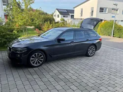 Grau Gebraucht 2019 BMW 530 Sport Line Kombi | 29.999 € (Fairer Preis)