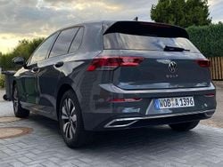 Grau Gebraucht 2024 VW Golf VIII Life Limousine | 21.400 € (Superpreis)