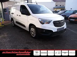 Jade weiß Gebraucht 2022 Opel Combo Edition Van / Kleinbus | 15.890 € (Etwas zu teuer)