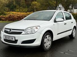 Weiß Gebraucht 2009 Opel Astra Limousine | 1.499 € (Guter Preis)