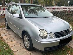Silber Gebraucht 2003 VW Polo Kleinwagen | 1.750 € (Etwas zu teuer)