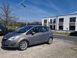 Braun Gebraucht 2010 Opel Meriva Edition Van / Kleinbus | 2.500 € (Superpreis)