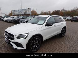 Weiß Gebraucht 2020 Mercedes GLC300 AMG line SUV | 29.990 € (Fairer Preis)