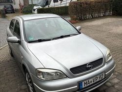 Silber Gebraucht 2001 Opel Astra Selection Limousine | 1.500 € (Guter Preis)