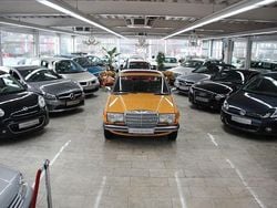 Orange Gebraucht 1978 Mercedes 240 Limousine | 14.900 €