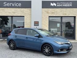 Blau Gebraucht 2015 Toyota Auris Design Limousine | 10.499 € (Fairer Preis)