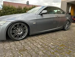 Grau Gebraucht 2011 BMW 330 Cabriolet Cabrio | 12.000 € (Etwas zu teuer)