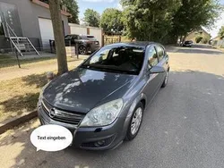 Grau Gebraucht 2007 Opel Astra Limousine | 2.000 € (Guter Preis)