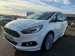 Weiß Gebraucht 2017 Ford S-MAX S Van / Kleinbus | 20.890 € (Fairer Preis)