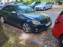 Schwarz Gebraucht 2009 Mercedes C320 Kleinwagen | 7.000 €