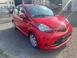 Rot Gebraucht 2012 Toyota Aygo Cool Kleinwagen | 2.650 € (Guter Preis)