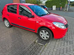 Rot Gebraucht 2009 Dacia Sandero Kleinwagen | 1.901 € (Fairer Preis)