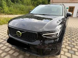 Schwarz Gebraucht 2024 Volvo XC40 Plus SUV | 39.000 € (Fairer Preis)