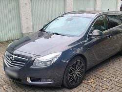 Grau Gebraucht 2012 Opel Insignia Kombi | 3.650 € (Fairer Preis)