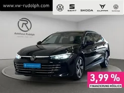 Grenadillschwarz metallic (metallic) Gebraucht 2024 VW Passat Elegance Kombi | 34.979 € (Fairer Preis)