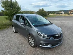 Grau Gebraucht 2018 Opel Zafira Tourer Van / Kleinbus | 8.700 € (Guter Preis)