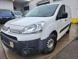 Weiß Gebraucht 2015 Citroën Berlingo Van / Kleinbus | 1.790 €