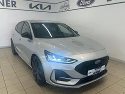 Silber Gebraucht 2023 Ford Focus ST-Line X Limousine | 20.980 € (Guter Preis)