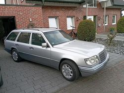 Silber Gebraucht 1994 Mercedes 190 Limousine | 8.001 €