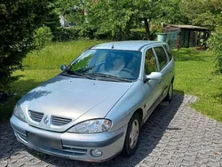 Silber Gebraucht 1999 Renault Mégane GrandTour Kombi | 500 €