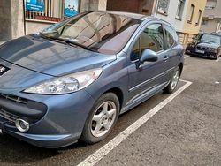 Grau Gebraucht 2007 Peugeot 207 Kleinwagen | 1.390 € (Fairer Preis)