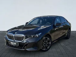 Grau Neu 2025 BMW 520 Performance Limousine | 51.490 €