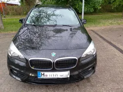 Schwarz Gebraucht 2015 BMW 218 Active Tourer Sport Line Van / Kleinbus | 9.300 € (Fairer Preis)