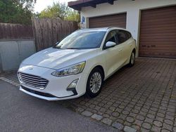 Frozen white Gebraucht 2019 Ford Focus Kombi | 9.200 € (Fairer Preis)
