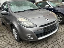 Grau Gebraucht 2012 Renault Clio IV Limousine | 2.200 € (Guter Preis)