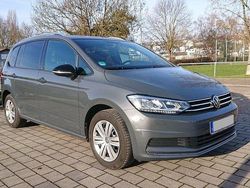 Grau Gebraucht 2021 VW Touran Van / Kleinbus | 26.400 € (Guter Preis)