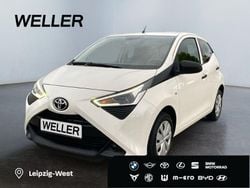 Weiss Gebraucht 2020 Toyota Aygo Business Edition Kleinwagen | 9.790 € (Fairer Preis)