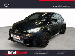 Schwarz Neu 2025 Toyota Yaris Limousine | 53.580 € (Etwas zu teuer)