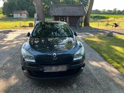 Grau Gebraucht 2011 Renault Mégane III Dynamique Limousine | 3.280 € (Fairer Preis)
