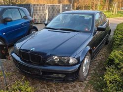 Blau Gebraucht 1999 BMW 320 Limousine | 1.300 €