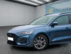 Blau Gebraucht 2023 Ford Focus ST-Line Kombi | 25.699 € (Fairer Preis)