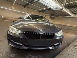 Grau Gebraucht 2013 BMW 330 Sport Line Limousine | 12.399 € (Fairer Preis)