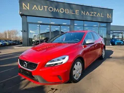 Rot Gebraucht 2018 Volvo V40 Business Edition Kombi | 15.900 € (Fairer Preis)
