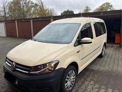 Gelb Gebraucht 2016 VW Caddy Maxi Van / Kleinbus | 16.990 €