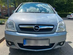 Grau Gebraucht 2008 Opel Meriva Van / Kleinbus | 1.700 € (Guter Preis)