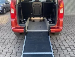 Orange Gebraucht 2010 Peugeot Partner Tepee Outdoor Van / Kleinbus | 10.500 €