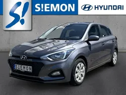 Grau Gebraucht 2019 Hyundai i20 Pure Limousine | 11.430 € (Etwas zu teuer)