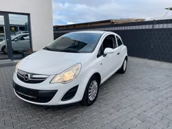 Weiß Gebraucht 2012 Opel Corsa Kleinwagen | 3.500 € (Etwas zu teuer)