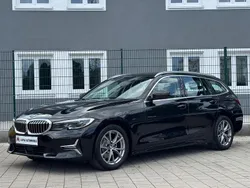Saphirschwarz Gebraucht 2019 BMW 320 Luxury Line Kombi | 24.800 € (Fairer Preis)