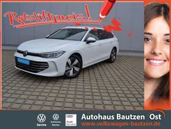 Weiß (pure white) Gebraucht 2024 VW Passat IQ Drive Kombi | 38.790 € (Fairer Preis)