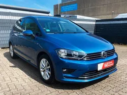 Blau Gebraucht 2015 VW Golf Sportsvan LOUNGE Van / Kleinbus | 12.880 € (Fairer Preis)